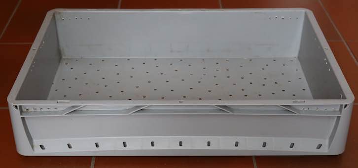 Eurobox als Etage einer Wurmfarm